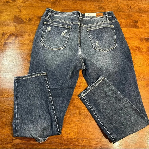 NWT Judy Blue Distressed High Rise Boyfriend Fit Size 13/31 - Picture 11 of 14
